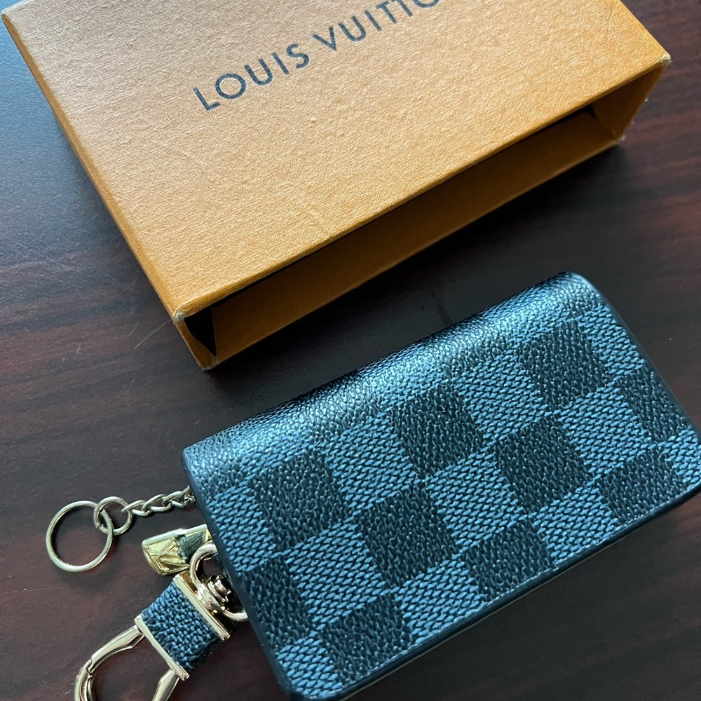 Authentic Louis Vuitton Graphite key holder